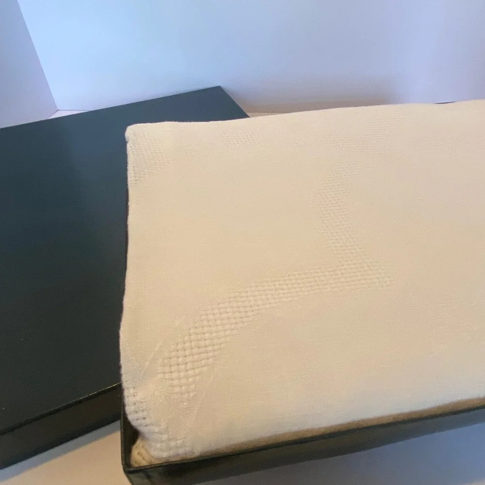Hibernia Irish Tablecloth and Napkin Set 55x84 Ivory NEW Pure Linen DamaskFloral